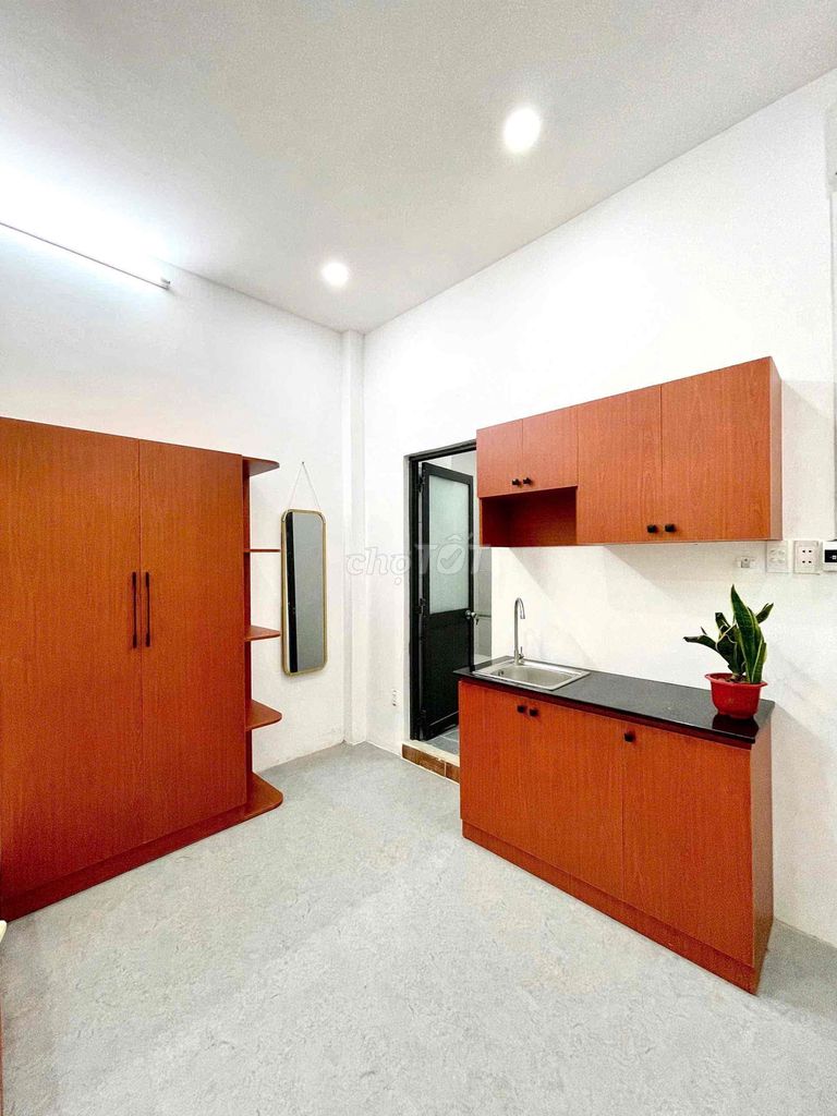 Open new building - full interior - near T3 station