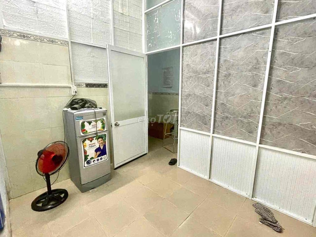 Rent the studio for the cheap air conditioning -- close to the permanent college.