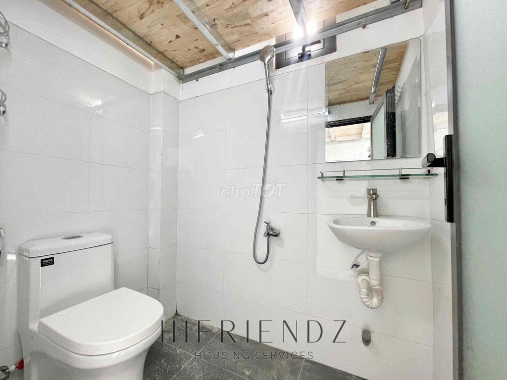 Super open-air windows, high guard by the shower, deed, four society.