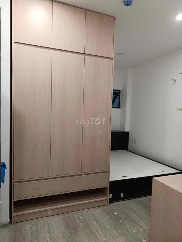 It's the owner who's renting room 54/20 to 10 Cát Lái elevators. It's 5.8 meters.