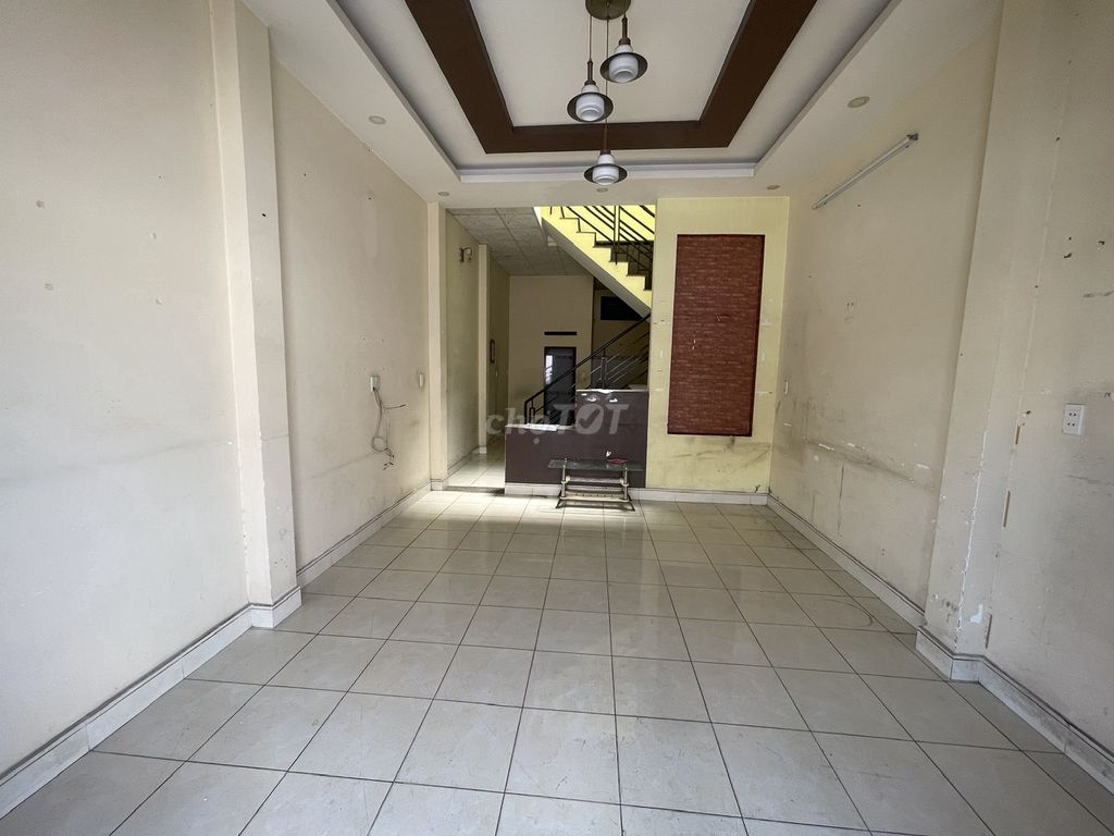 Rent a one-story apartment. Two bedrooms, two Phạm Văn Đồng, Hiệp Bình Chánh.9 million.