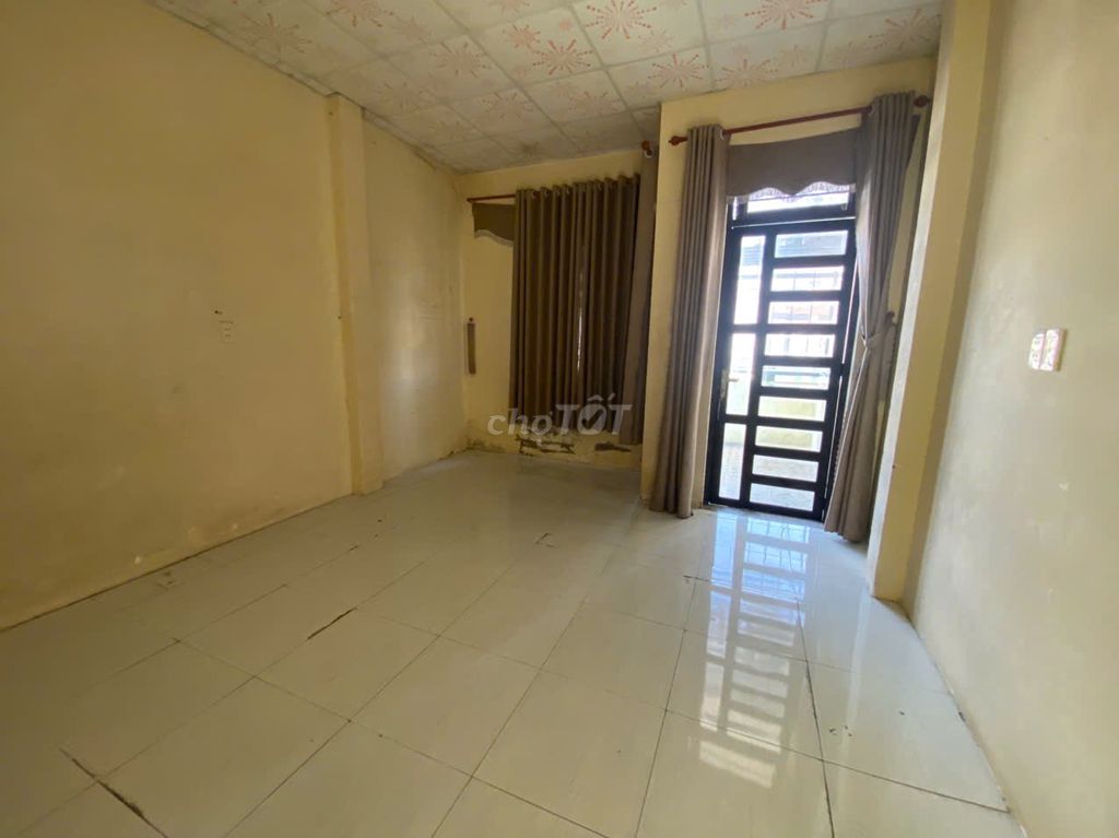 Rent a one-story apartment. Two bedrooms, two Phạm Văn Đồng, Hiệp Bình Chánh.9 million.
