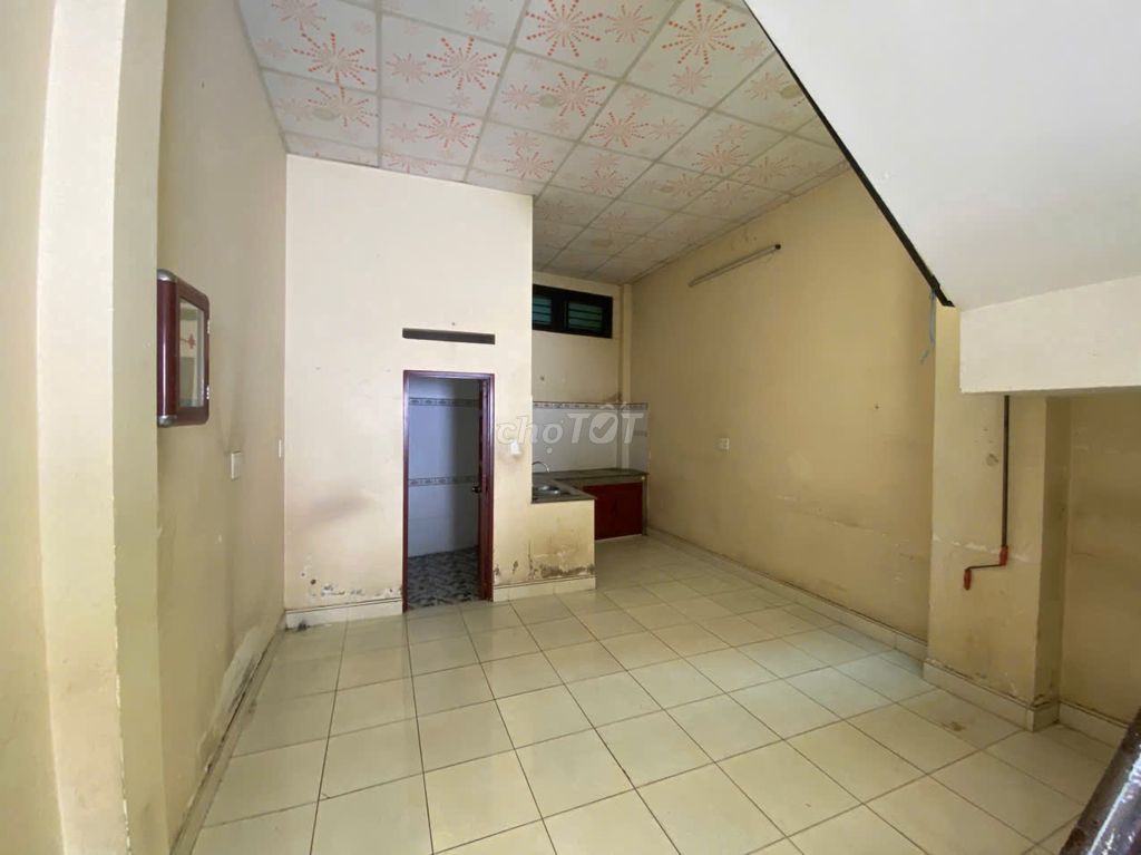 Rent a one-story apartment. Two bedrooms, two Phạm Văn Đồng, Hiệp Bình Chánh.9 million.