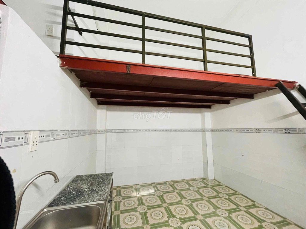 The Underprivileged Room is in the Yangtang Sanhang.