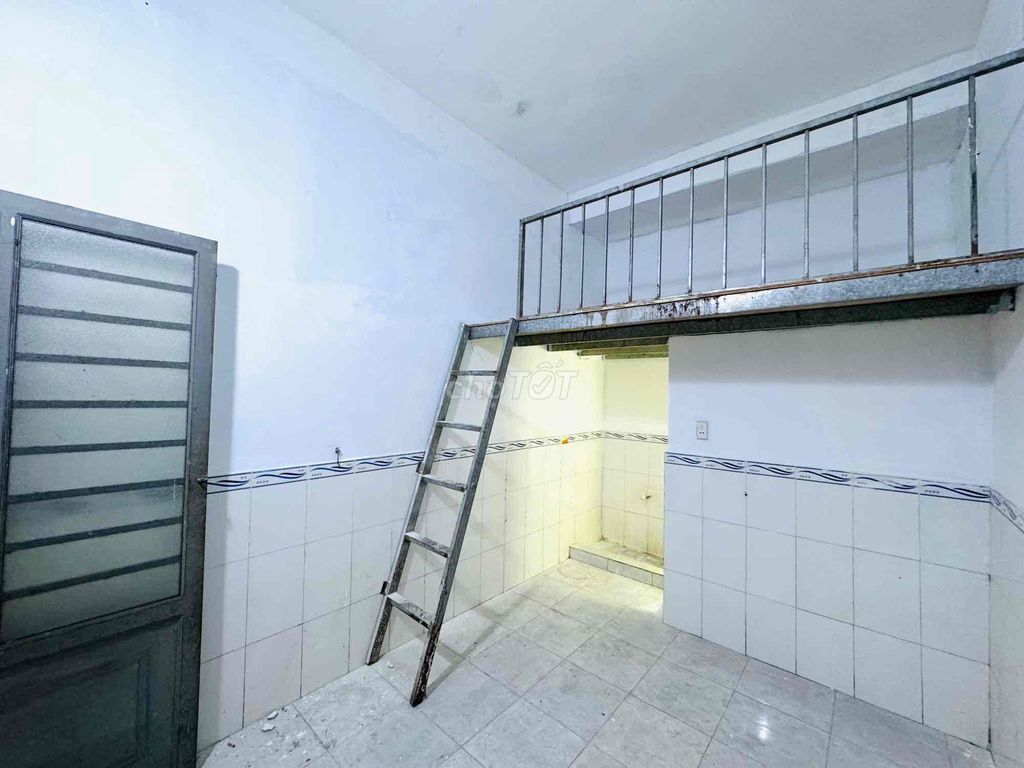The motel has a very clear guard room - just Tân Tạo, Bình Tân.