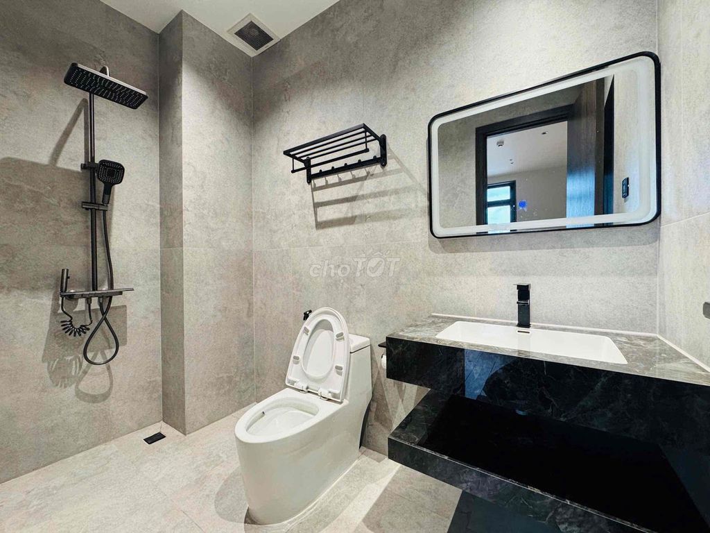 A nice, cheap apartment, high-end furniture, open doors near District 1, District 3.