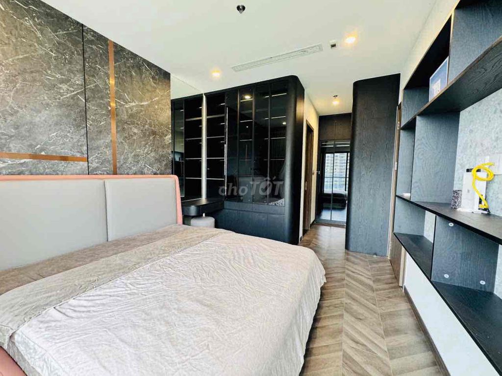 Rent a suite for the Laomes grand par District 9 super-rocketed bedroom.