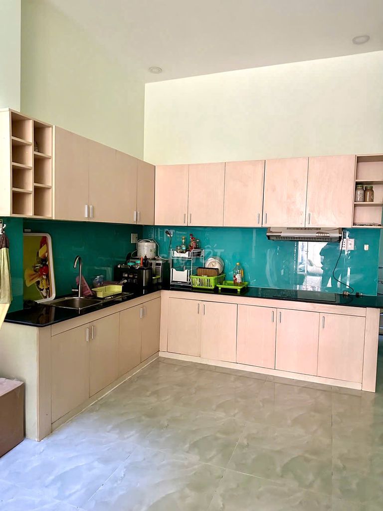 Closest to vincom - Nguyễn Thái Sơn 1. 1 . 1st floor 2 roof 3 bedroom area (4.2 x17 m)