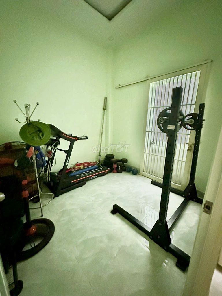 Closest to vincom - Nguyễn Thái Sơn 1. 1 . 1st floor 2 roof 3 bedroom area (4.2 x17 m)