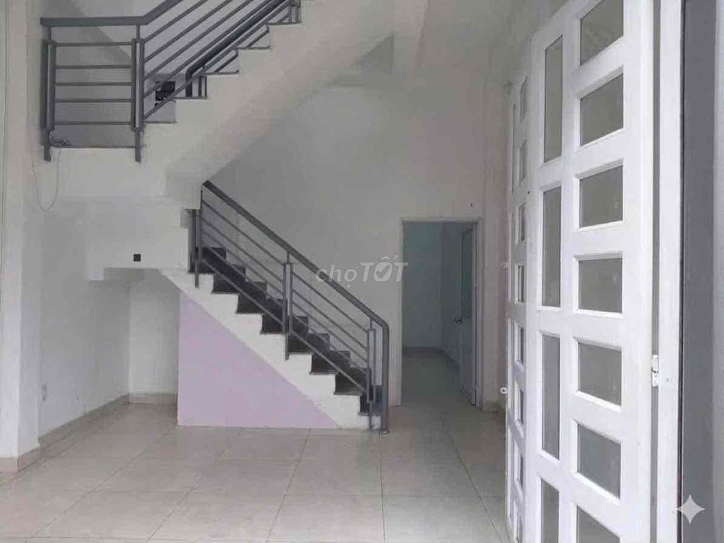Rent Phạm Văn Bạch of the car alleys right next to 133 new ones.