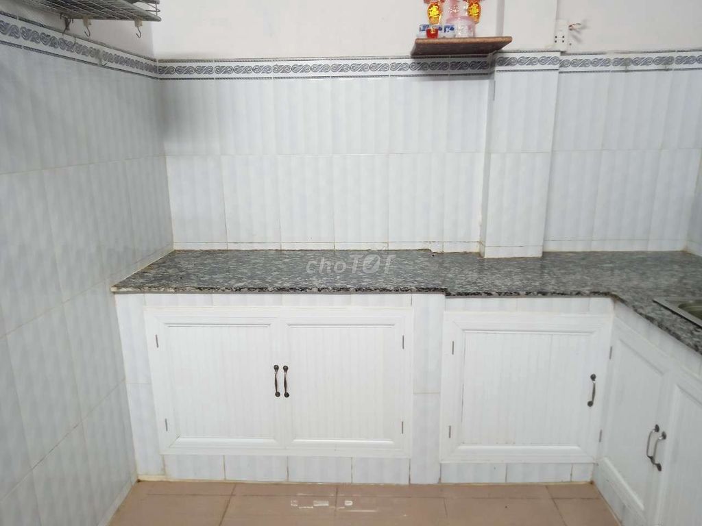 3.6 x 15th Street, 11th floor, 2 bedrooms, Tùng Thiện Vương toilets.