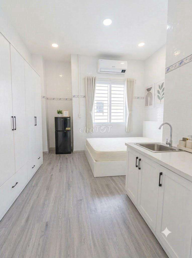 It's the owner who rents the 25 M2 full interior apartment