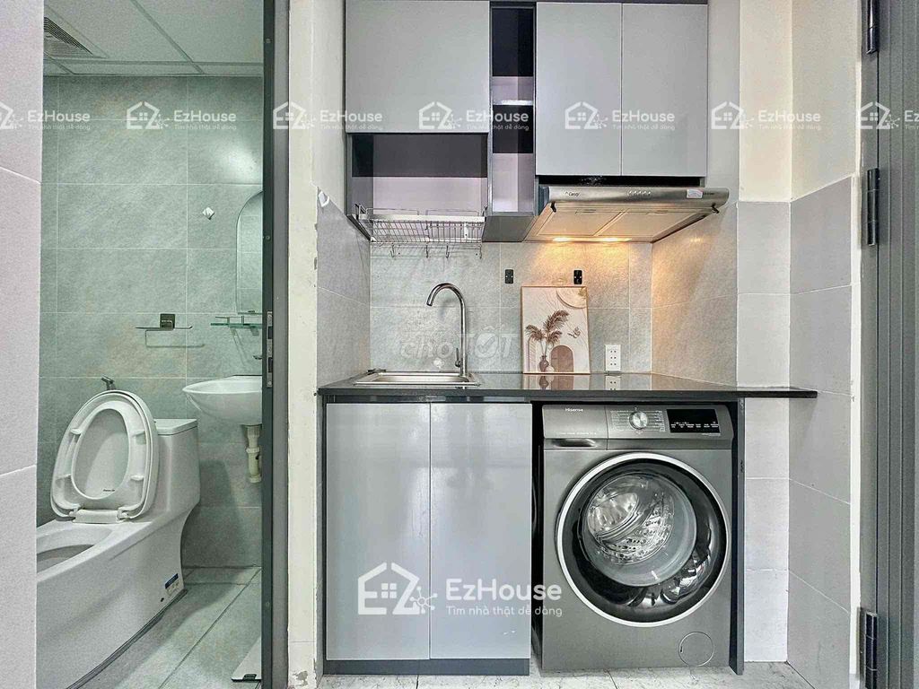 Hoàng Văn Thụ balcony studio