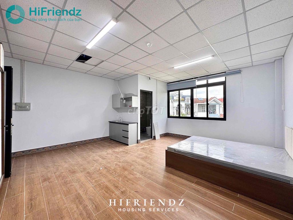 Rent a nice new room with the 8th district terminal.