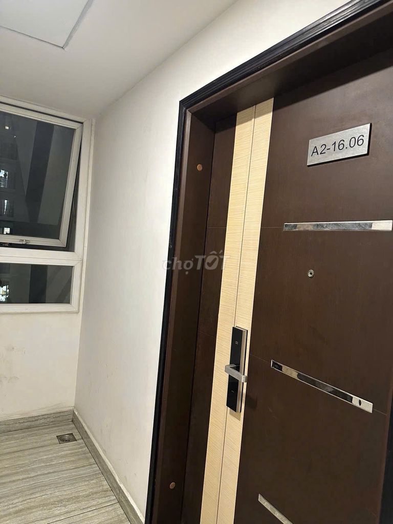 Rent the center of the 10th, senior interior.