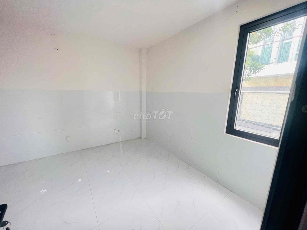The ground 2 floors 6 6 M has 3 bedrooms 3 toilets near the bridge crossing 5 Quang Trung-710
