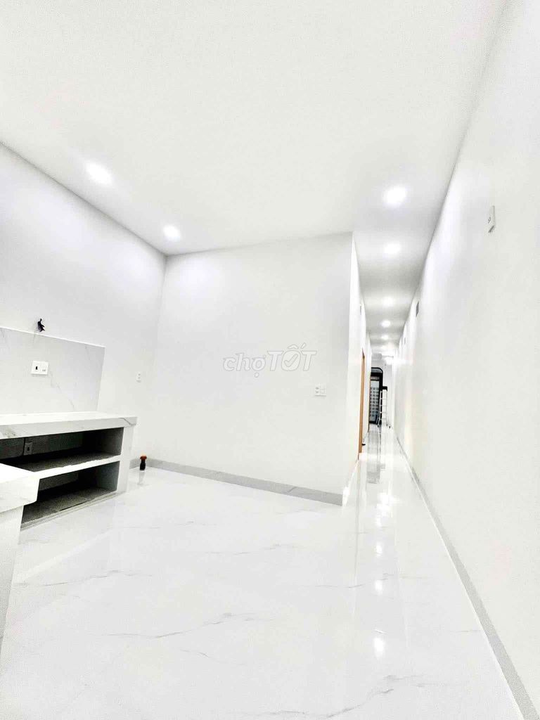 Renting a new house 100% built area 4 x 22 meters, including 2 bedrooms, 2 Autoways near the flat.
