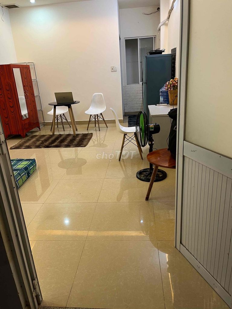 Rent a Tô Hiệu-priced apartment.