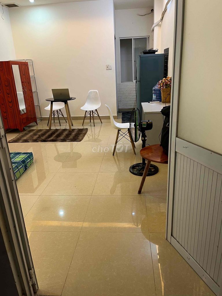 Rent a Tô Hiệu-priced apartment.