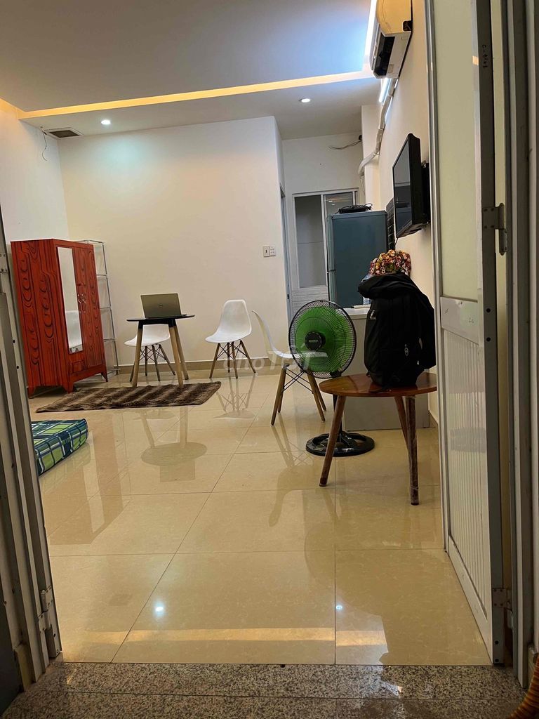 Rent a Tô Hiệu-priced apartment.