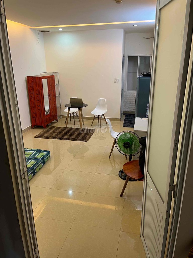 Rent a Tô Hiệu-priced apartment.