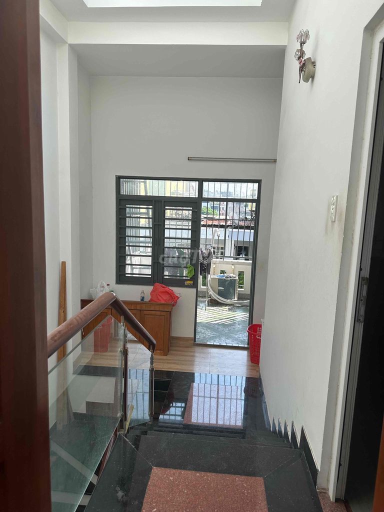Rent room, service room 15th, Tân Bình. balcony, 4x