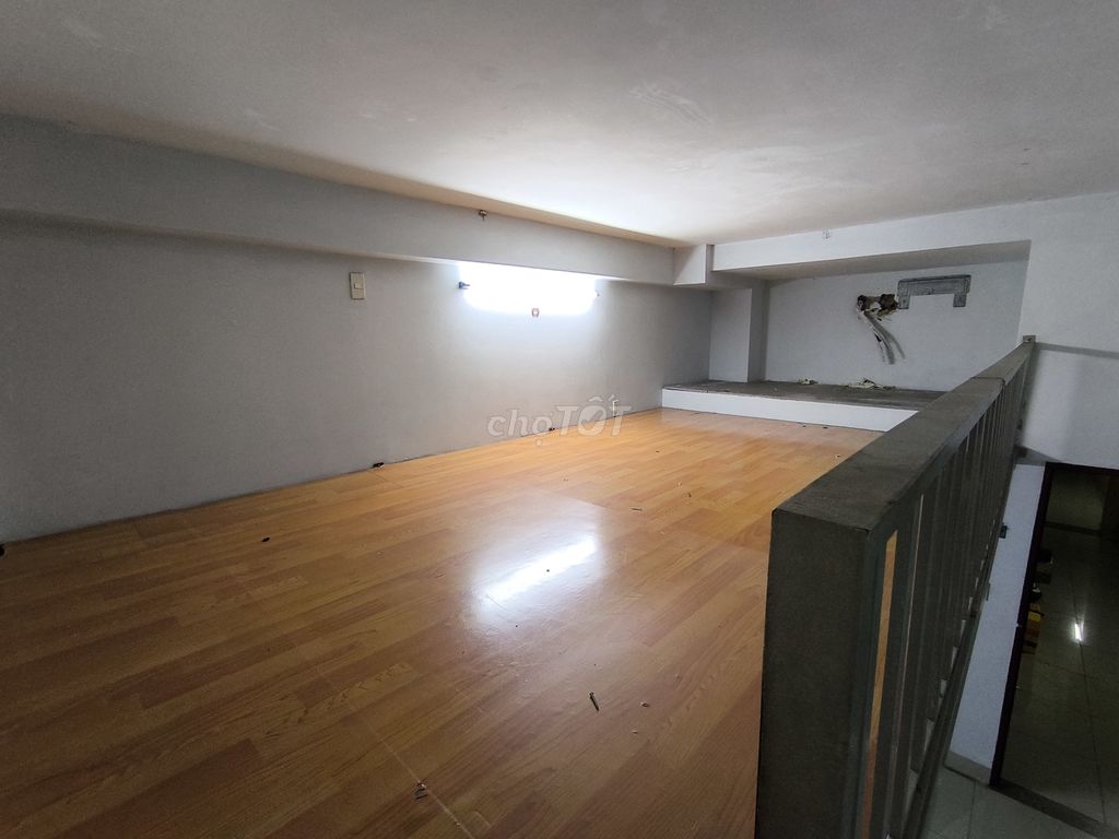 Room 20 meters with guard and balcony, P. American America