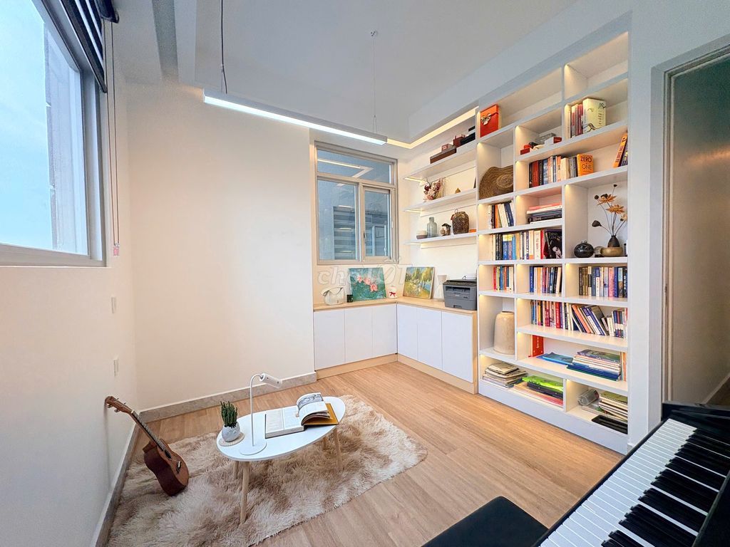 Renting Paris Hoàng Kim 3 bedrooms. New house, full interior. View Landmark