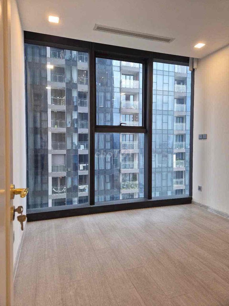 Renting Vinhomes Golden River BaSon Lh apartment: