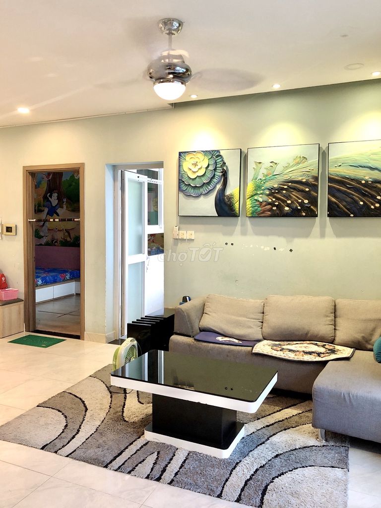 It's the owner of a quick M-One Gia Định high-level apartment-- 100 M2. (3 bedroom - 2 toilets)