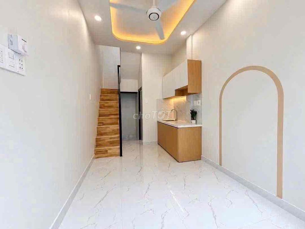 Two-story nice Nguyễn Lâm house. Only eight million.