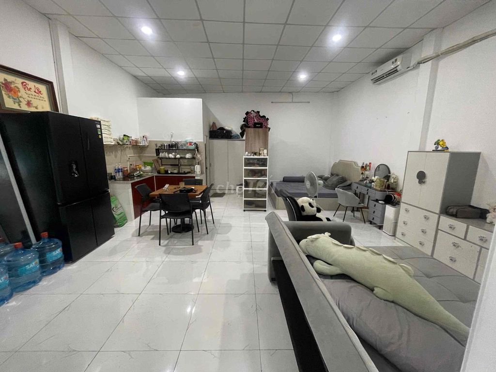 Rent the original house, full interior, 42nd Street, District 2.