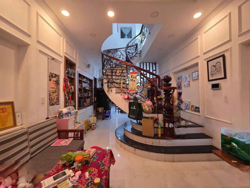 It's like a garden house - số 6, Long Trường.
