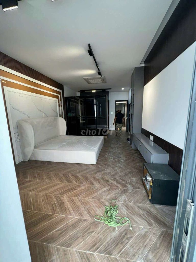 Nice 4 x 20 has 5 bedroom 5 toilets