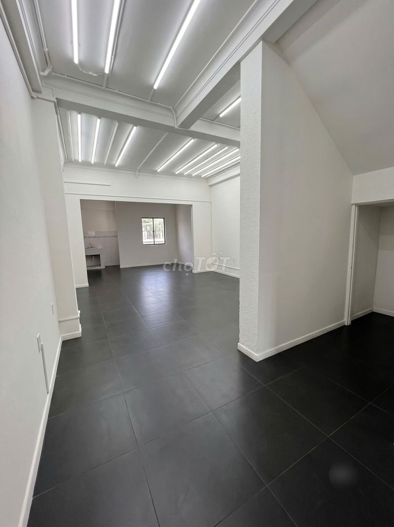 New house at a good price - 68 A Trương Công Định, 1806 14, Q.Tân Bình. area uses 400 M2.