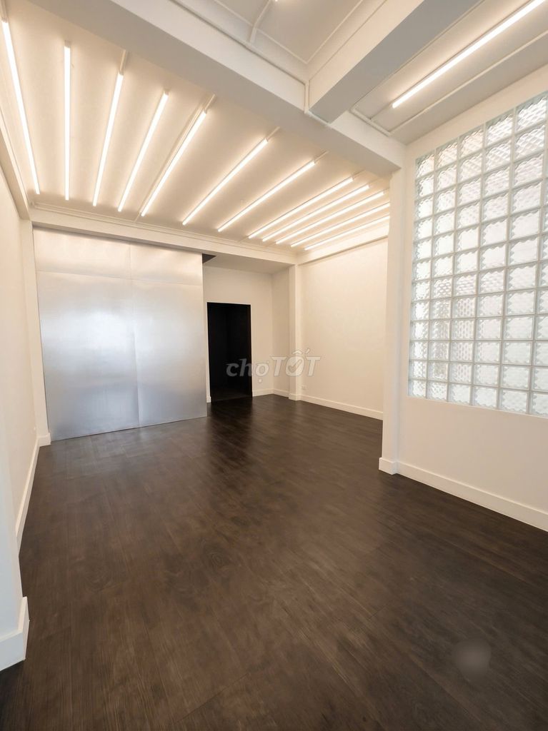 New house at a good price - 68 A Trương Công Định, 1806 14, Q.Tân Bình. area uses 400 M2.