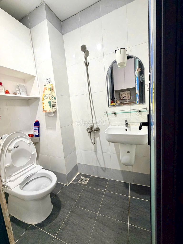 We'll rent out the 55m2, 2 bedrooms, 2 toilets, full furniture, 35 Jade Palace.