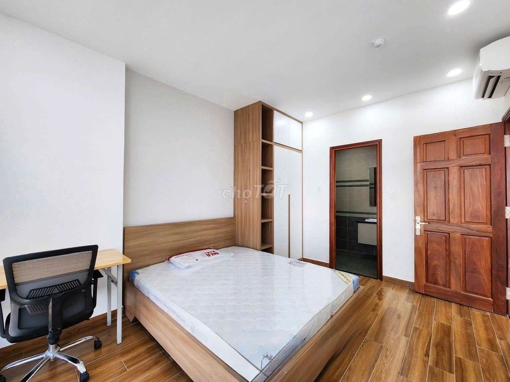 Multiple apartment 2 sleeping rooms are 8 million -- close to Mart Mart Mart, University of nt, rmit