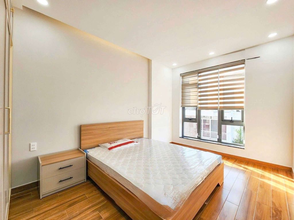 Multiple apartment 2 sleeping rooms are 8 million -- close to Mart Mart Mart, University of nt, rmit