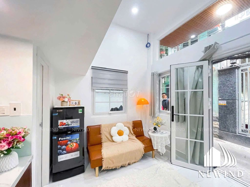 Multiple apartment 2 sleeping rooms are 8 million -- close to Mart Mart Mart, University of nt, rmit
