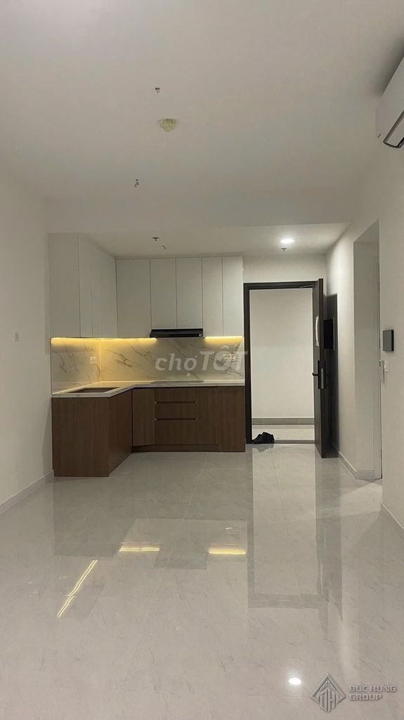 The owner sends Victoria Village apartments. Two bedrooms. 15 million ntcbs.