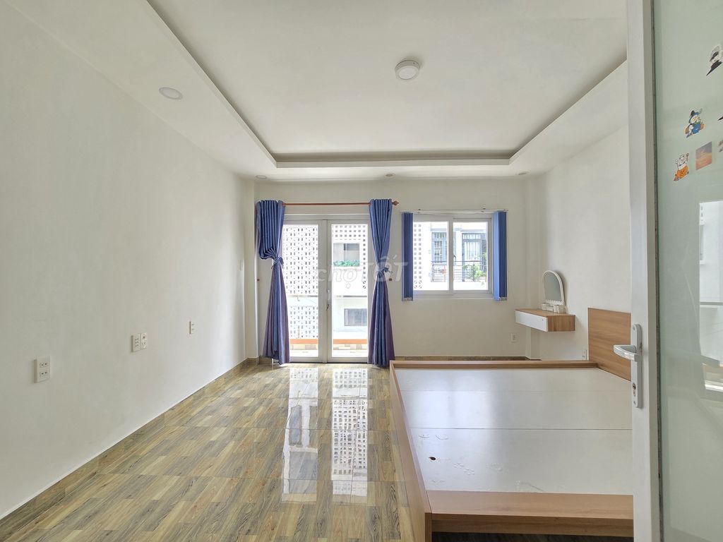 We need to rent a house with a Thạnh Lộc 08 axis, an Alpha Railway.