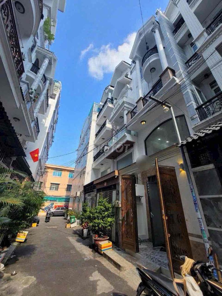 The two-story flight of st 415 M has four bedrooms. Five-prisoner bathrooms. Lê Đức Thọ-7.16 Gò Vấp.