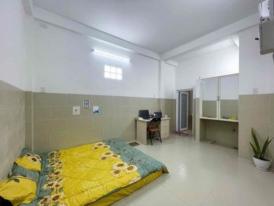 A little Bình Thạnh room has interior prices from 420.