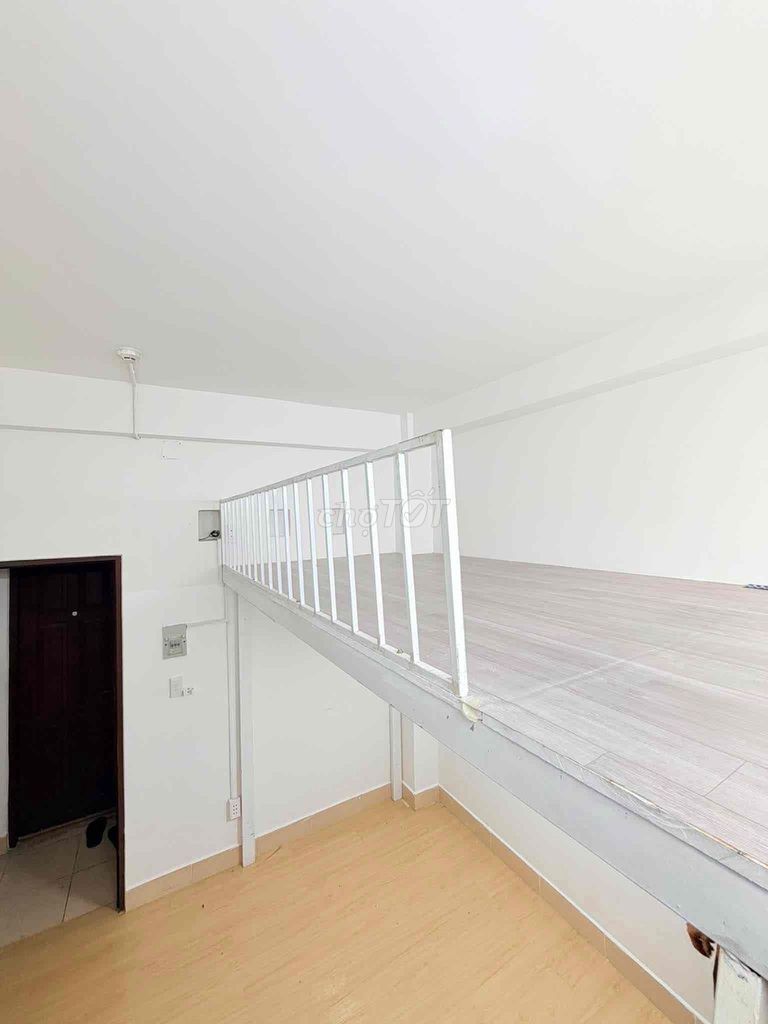 Cheap suspended room, Emart Phan Văn Trị.