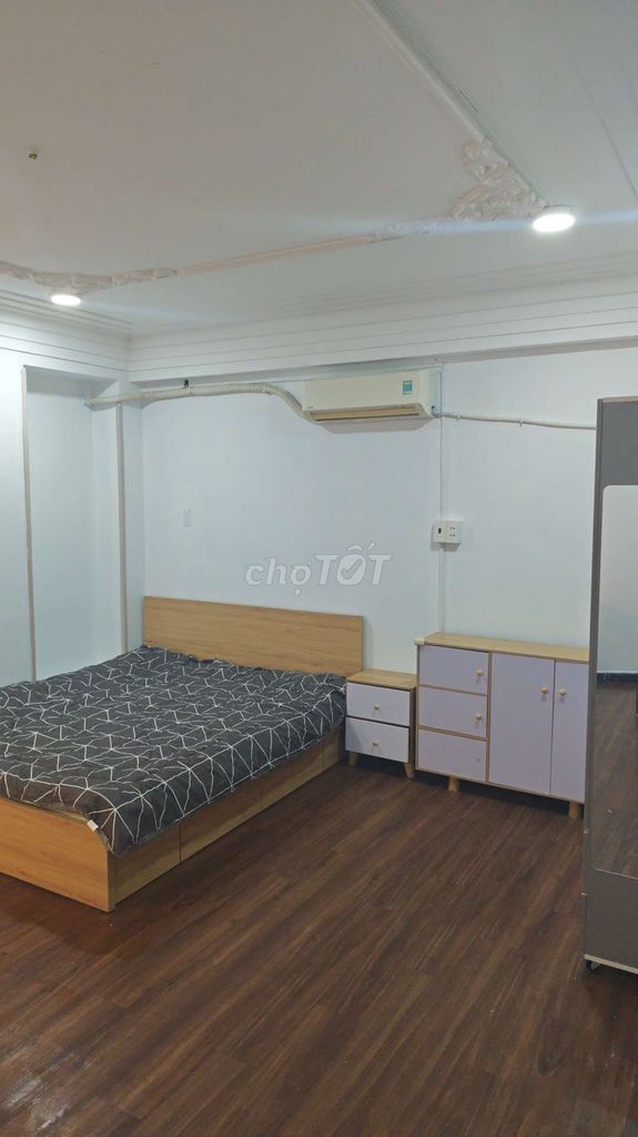 Rent room in the service room.