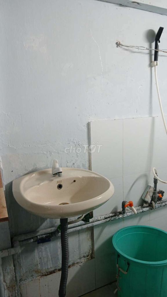 Cash room, not jointly owned, 12 m2 for 1.8 t/ month.