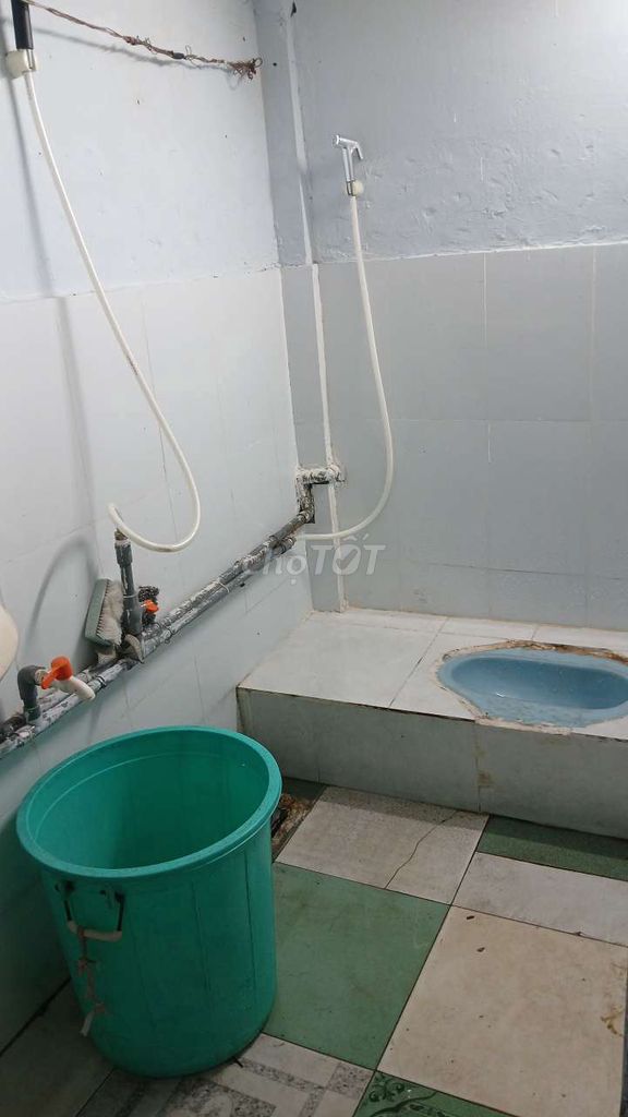 Cash room, not jointly owned, 12 m2 for 1.8 t/ month.