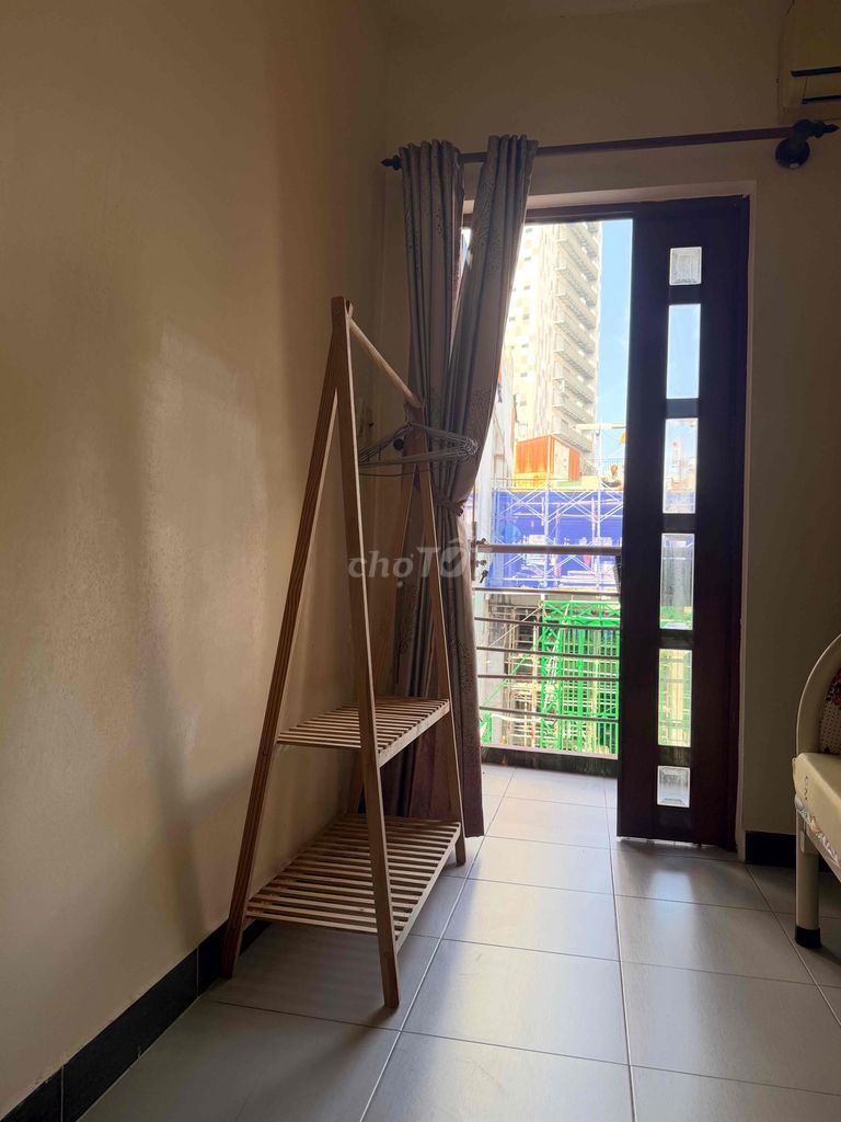 We'll rent out a nice little room. 15 meters.