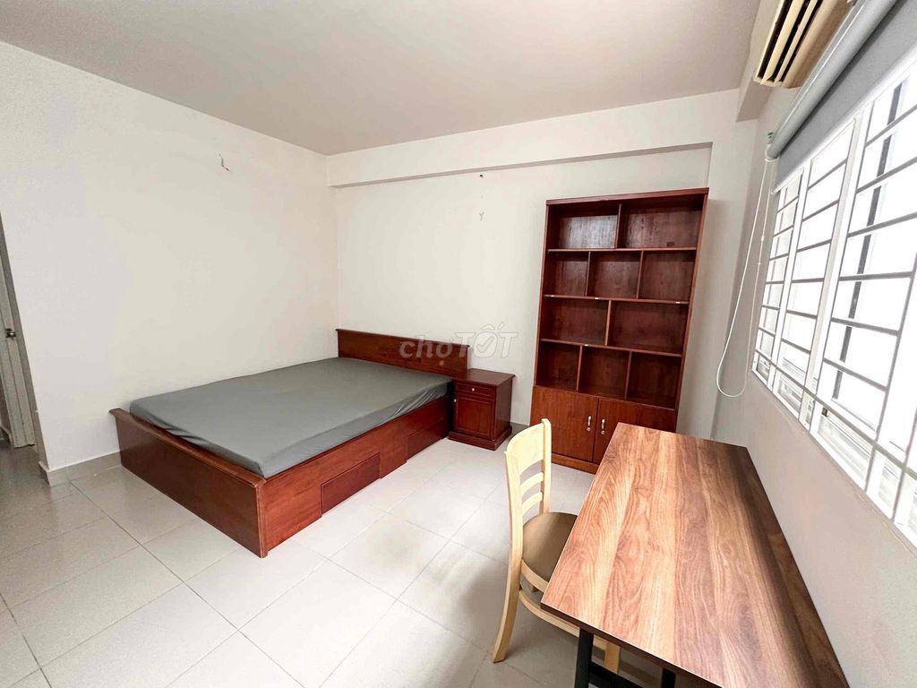 Super Studio split kitchen door_Full interior car block near ueh CB